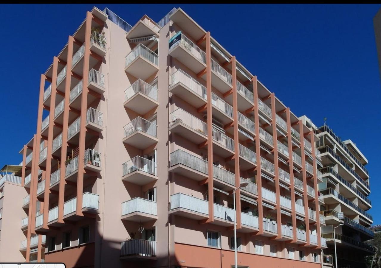 Spacious Apartment In The Heart Of Juan Les Pins ! المظهر الخارجي الصورة